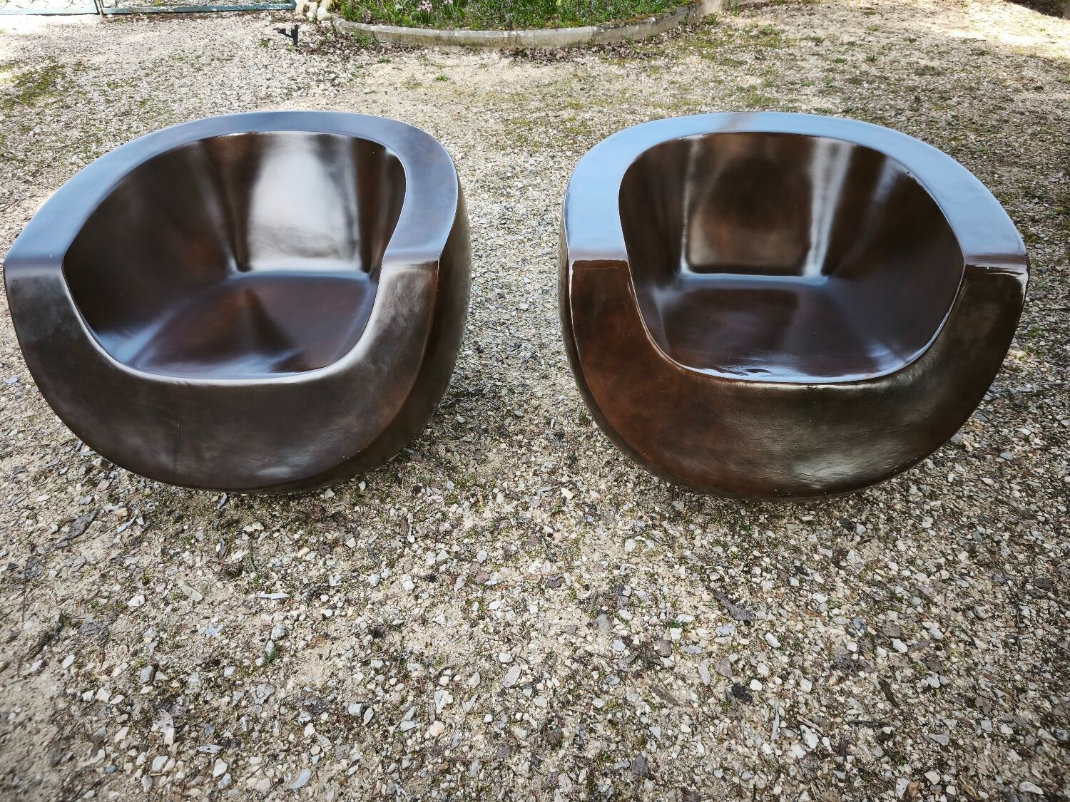 Pair of Moon armchairs in fibreglass