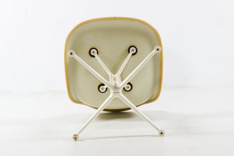 Chair "la Fonda" state of origin Herman Miller