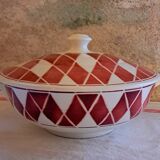 Suite of 11 plates and tureen Digoin Saarguemines