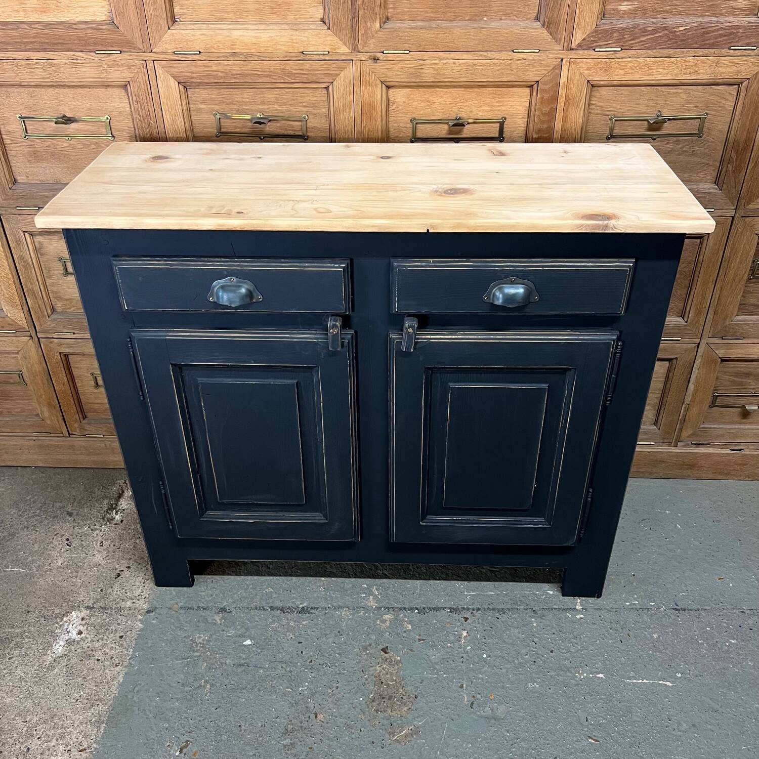 Buffet atelier noir