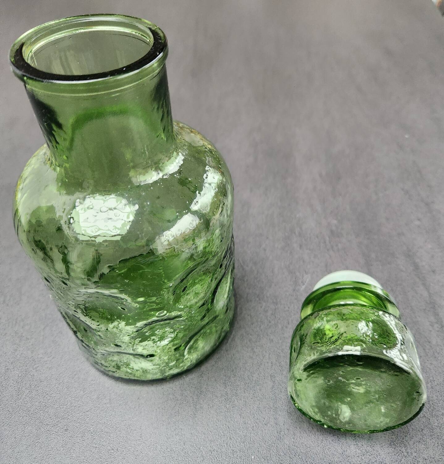 Bubble glass carafe: vintage