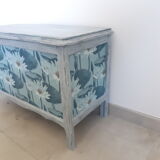 Wooden box