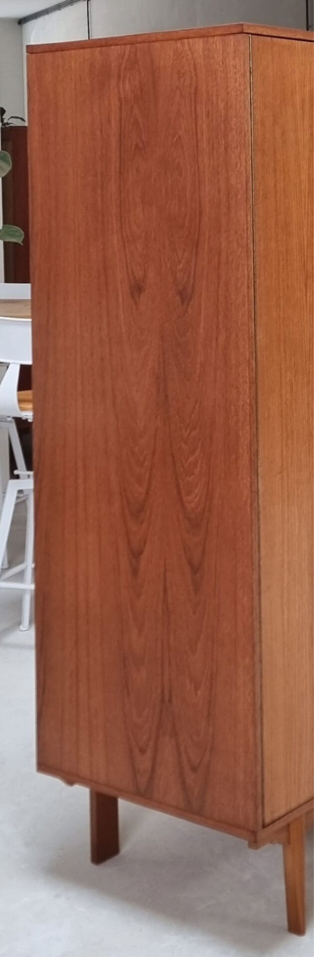 Armoire du milieu du siècle