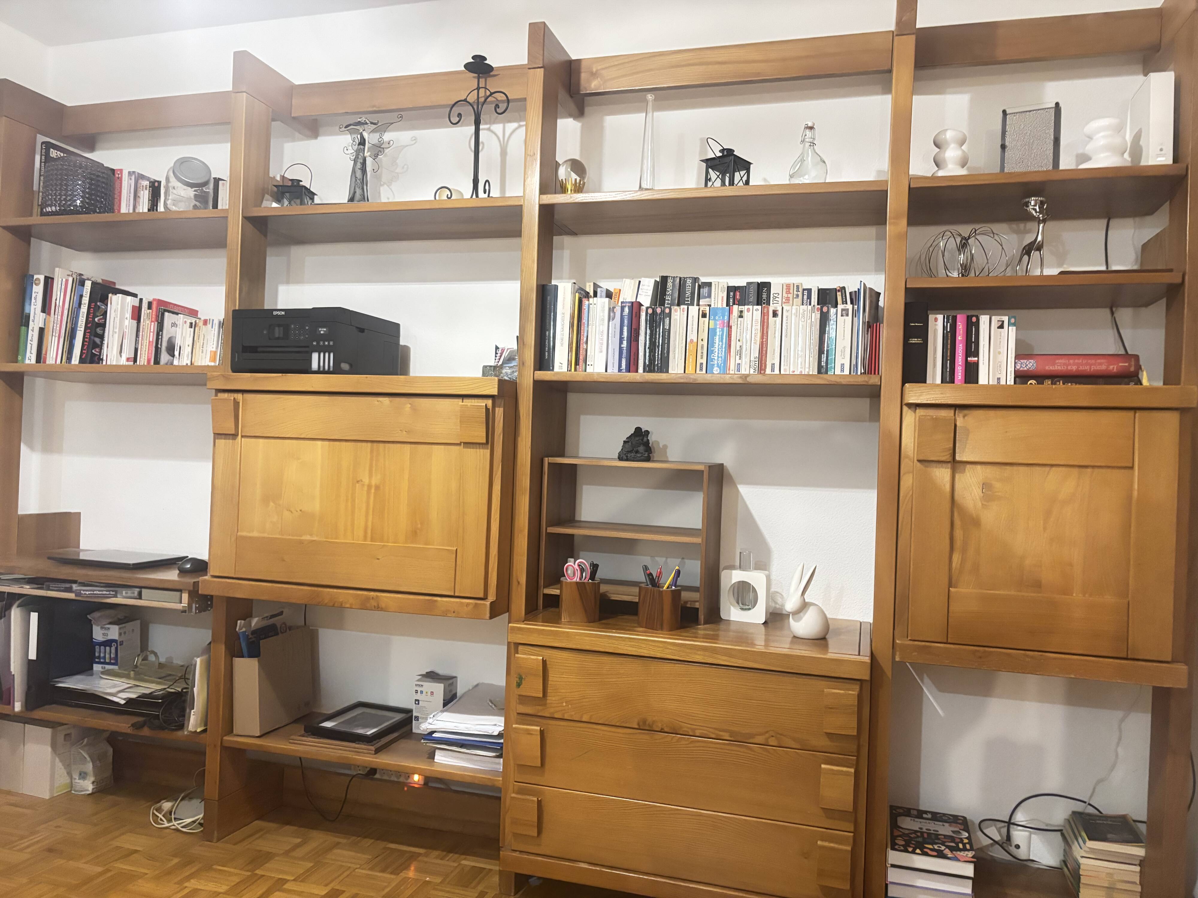 Bocage library stamped with the Regain house logo