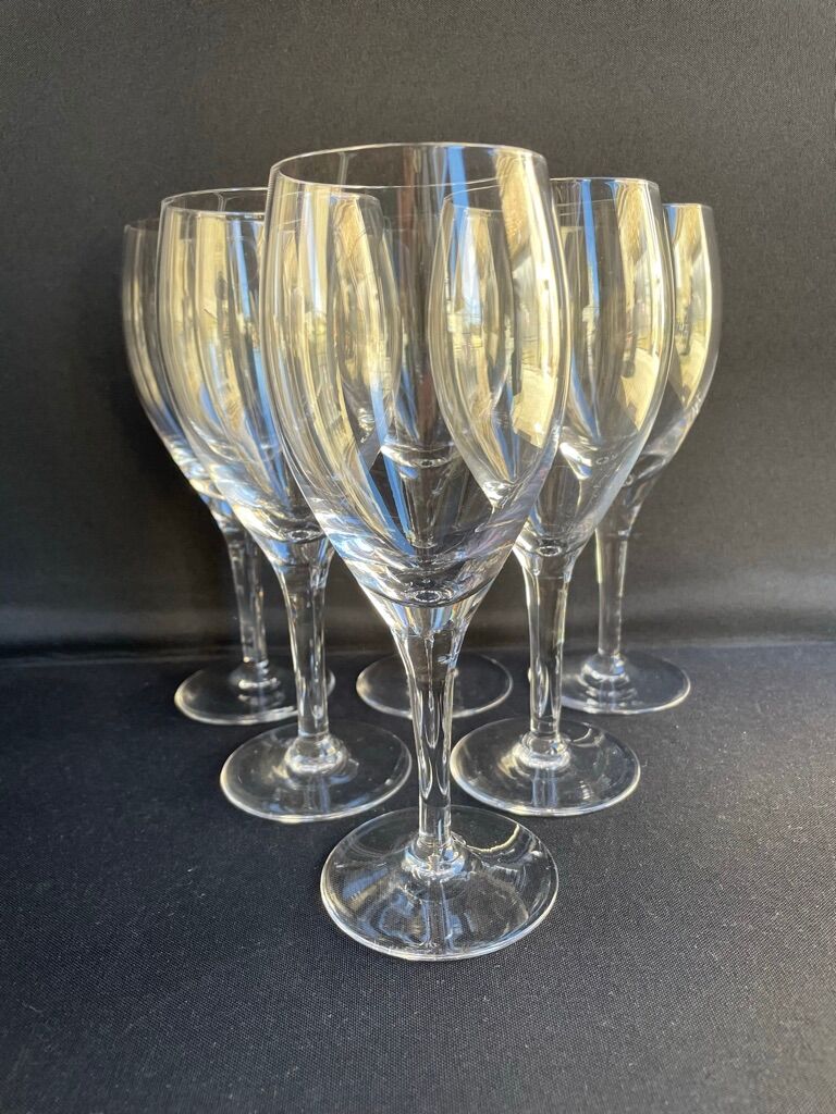 Red wine glasses