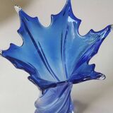 Large murano vase in blown art glass, cobalt blue. star shape. dim 30 x 22 cm