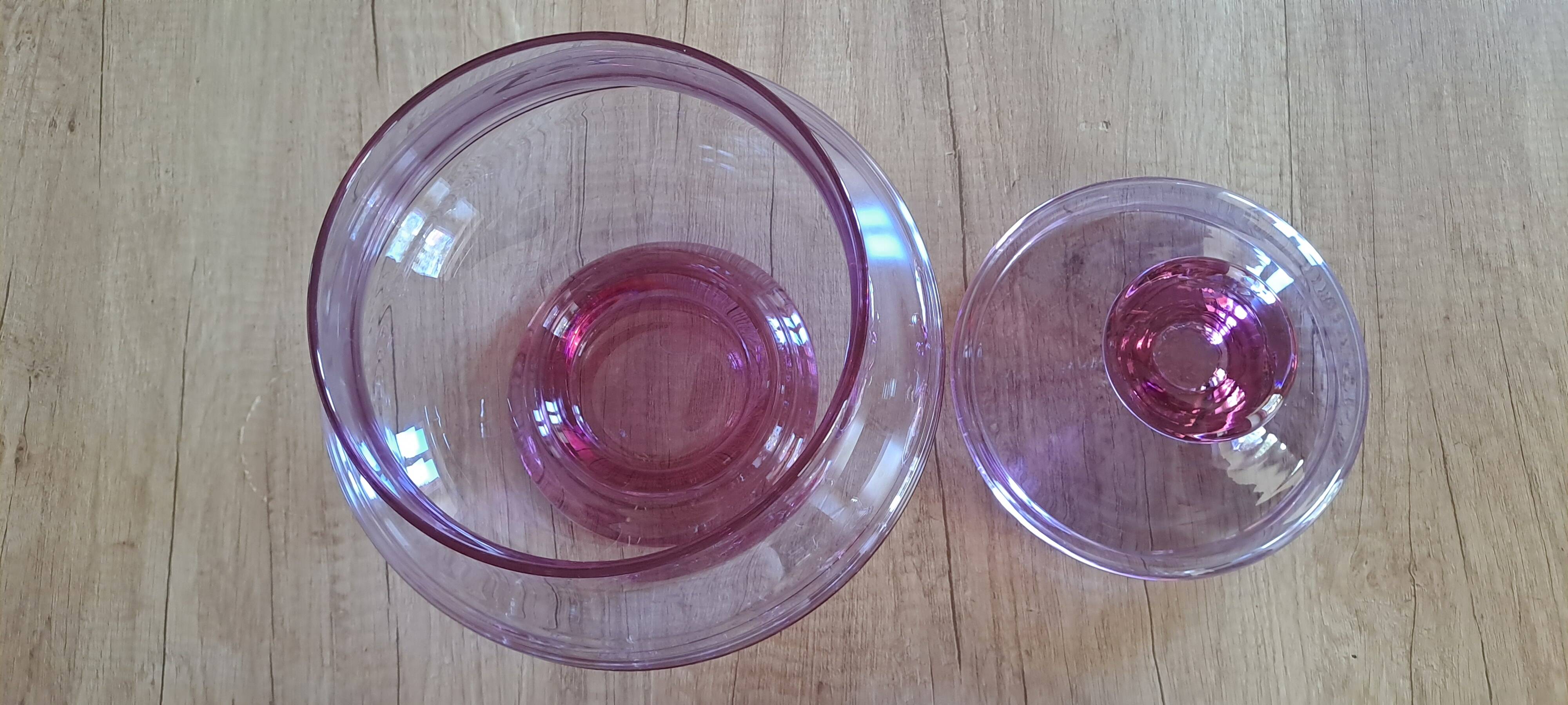 Punch, sangria or eggnog service