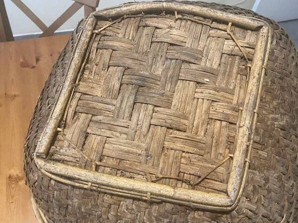 Grand panier artisanal ancien en bambou tressé – Asie du Sud-Est