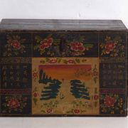 Coffre ancien peint en bois de pin – Chine, vers 1900
