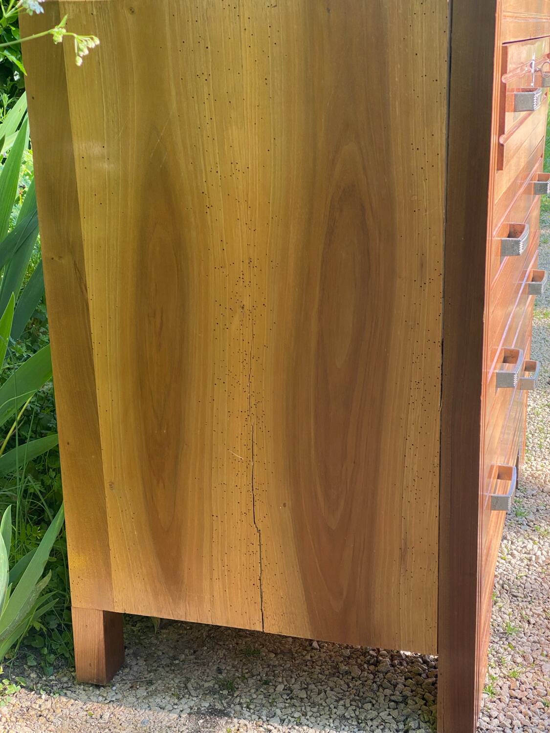 Art deco chest of drawers