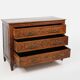 Commode ancienne en chêne sculptée et fabriquée à la main, vers 1800