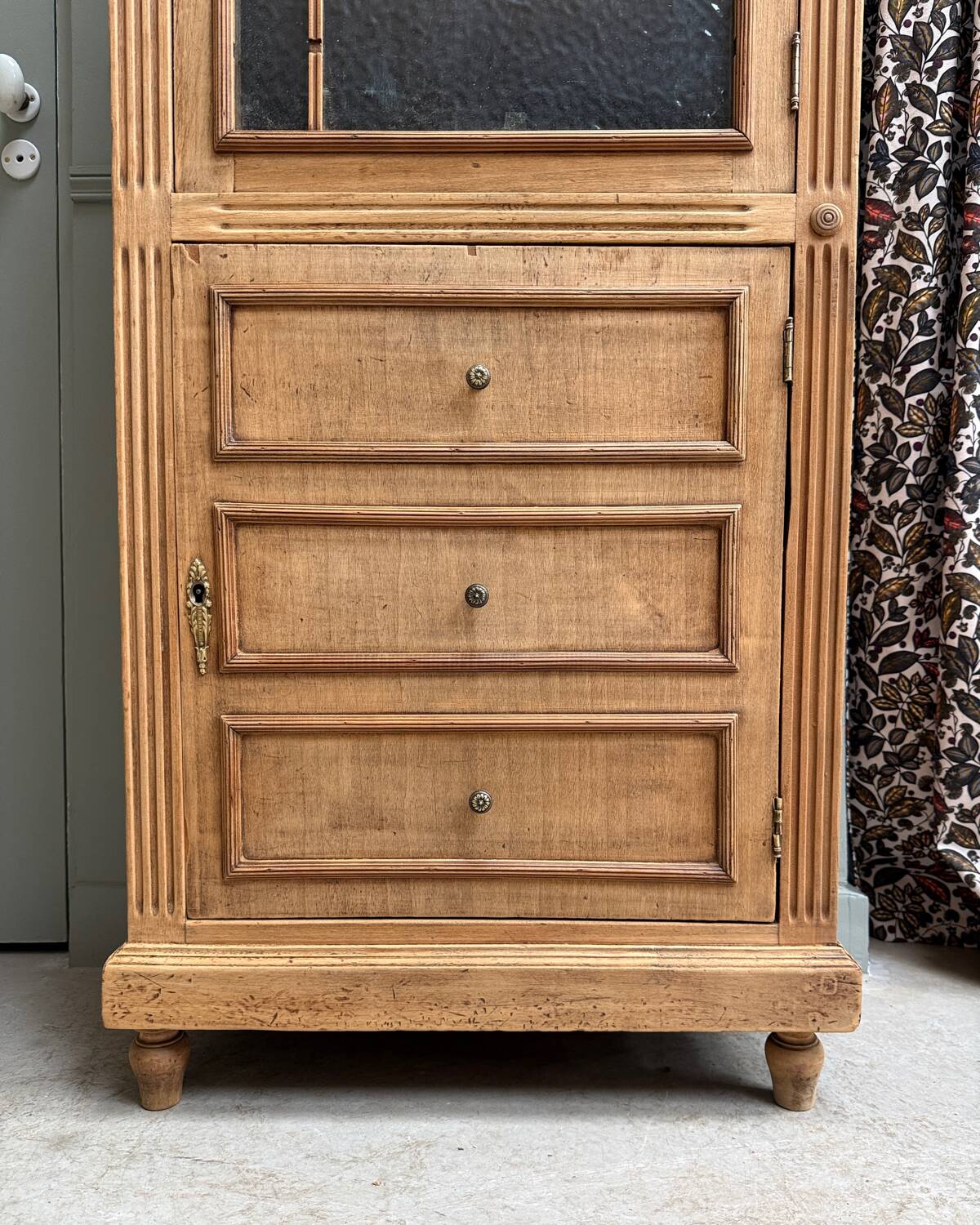 Renovated Parisian showcase