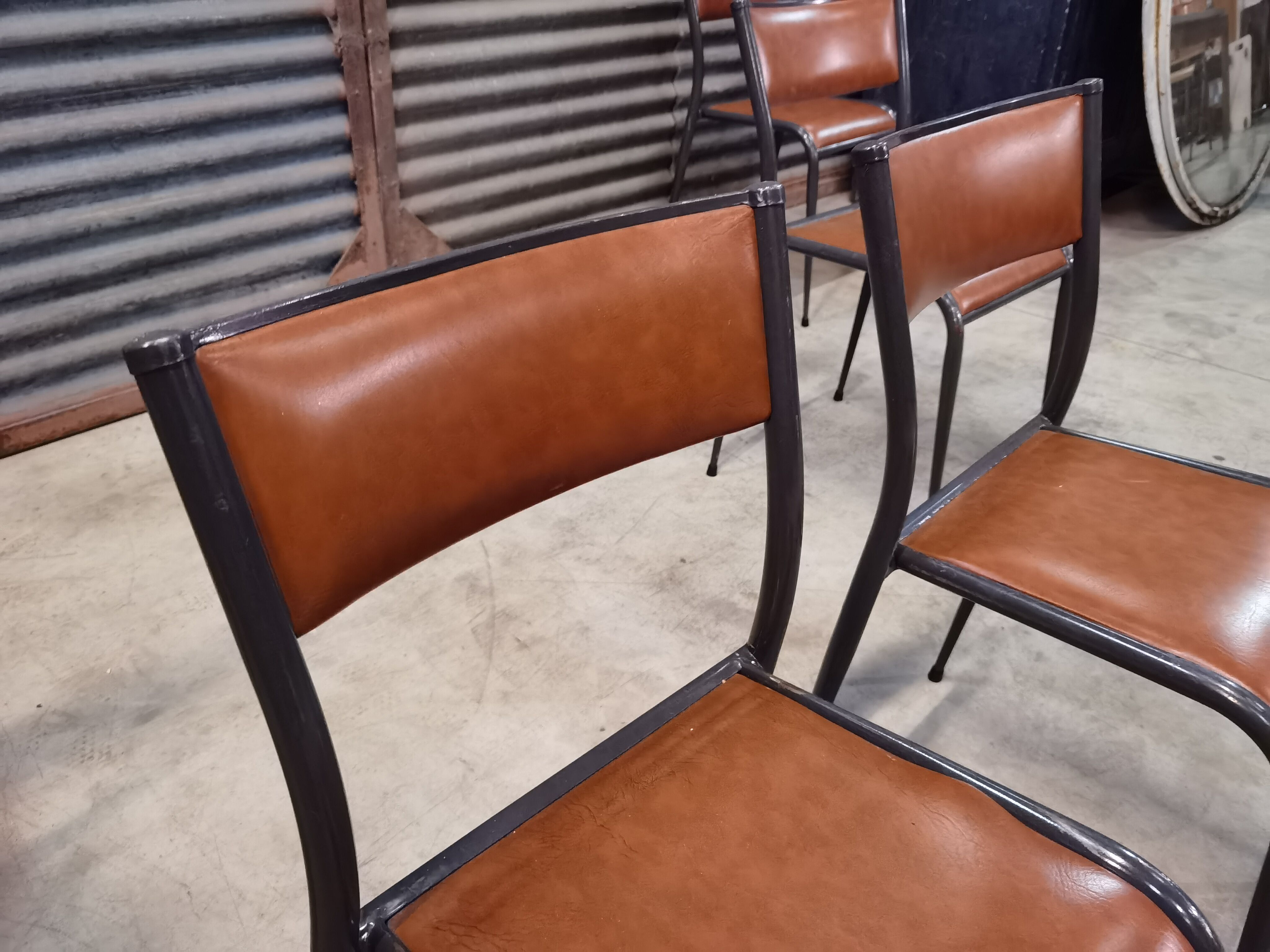 Set of 6 Mullca chairs 510 feet compass