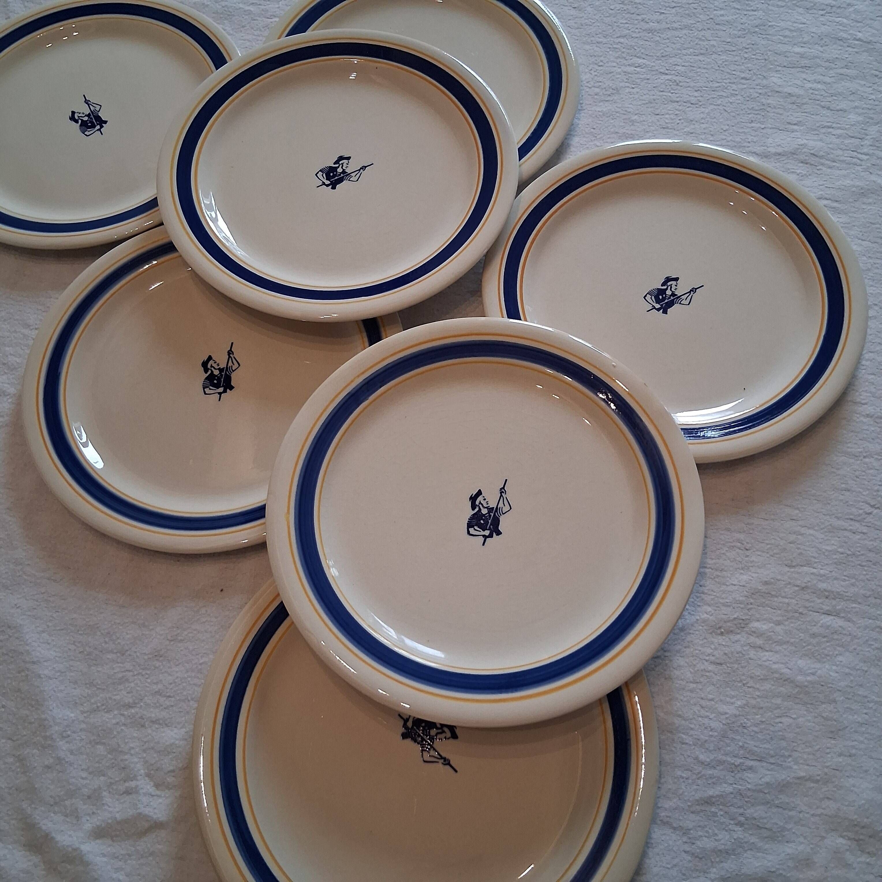 Set of 7 advertising plates from Gien "Gondolo" in good condition.