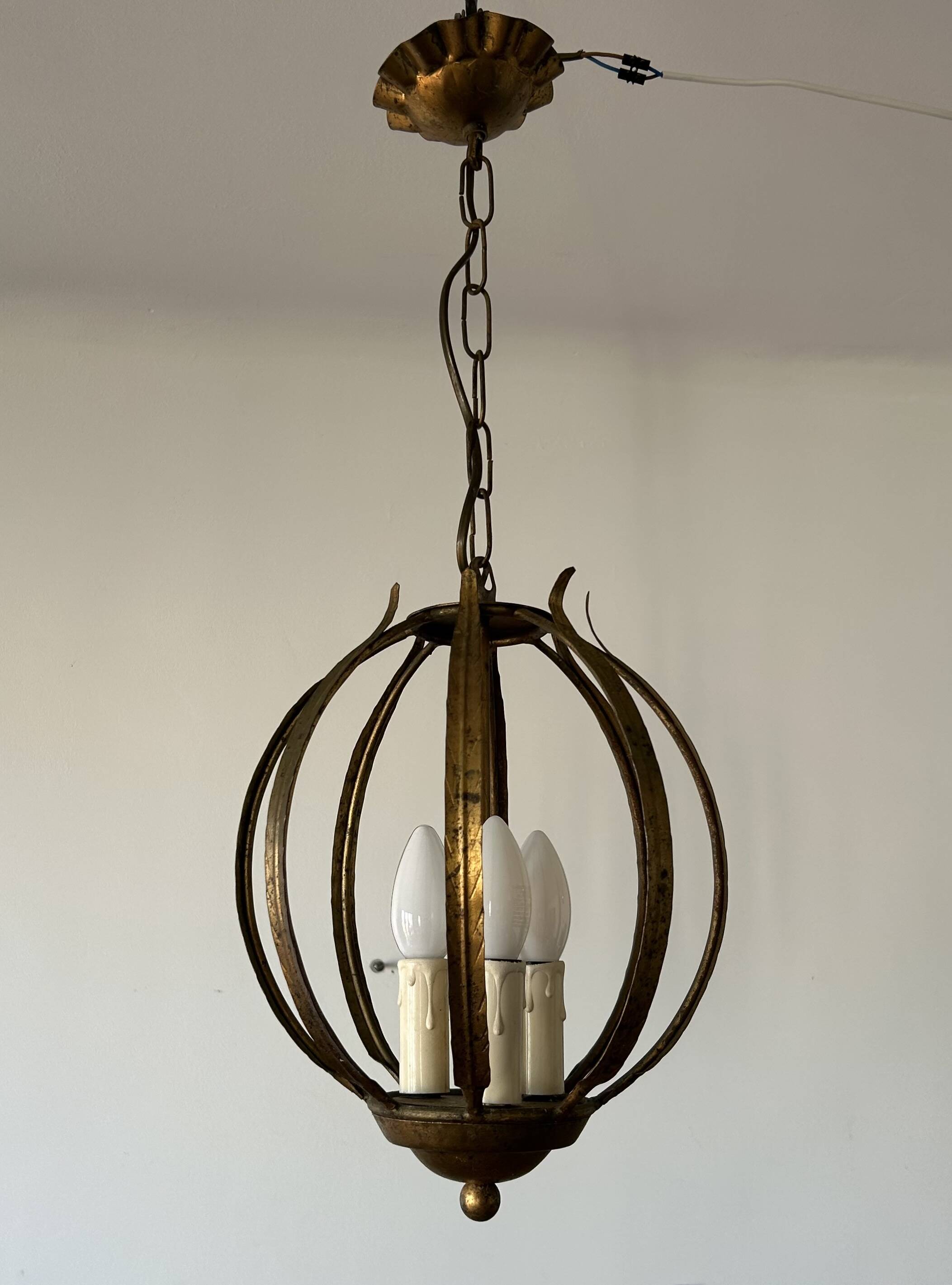 Chandelier, antique gold metal suspension.