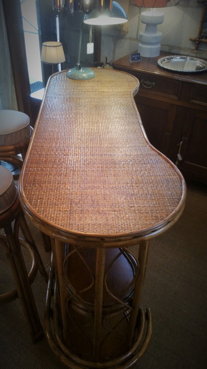 Rattan bar