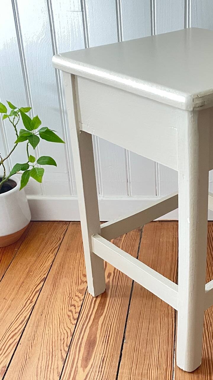 VINTAGE Beige Stool Chest