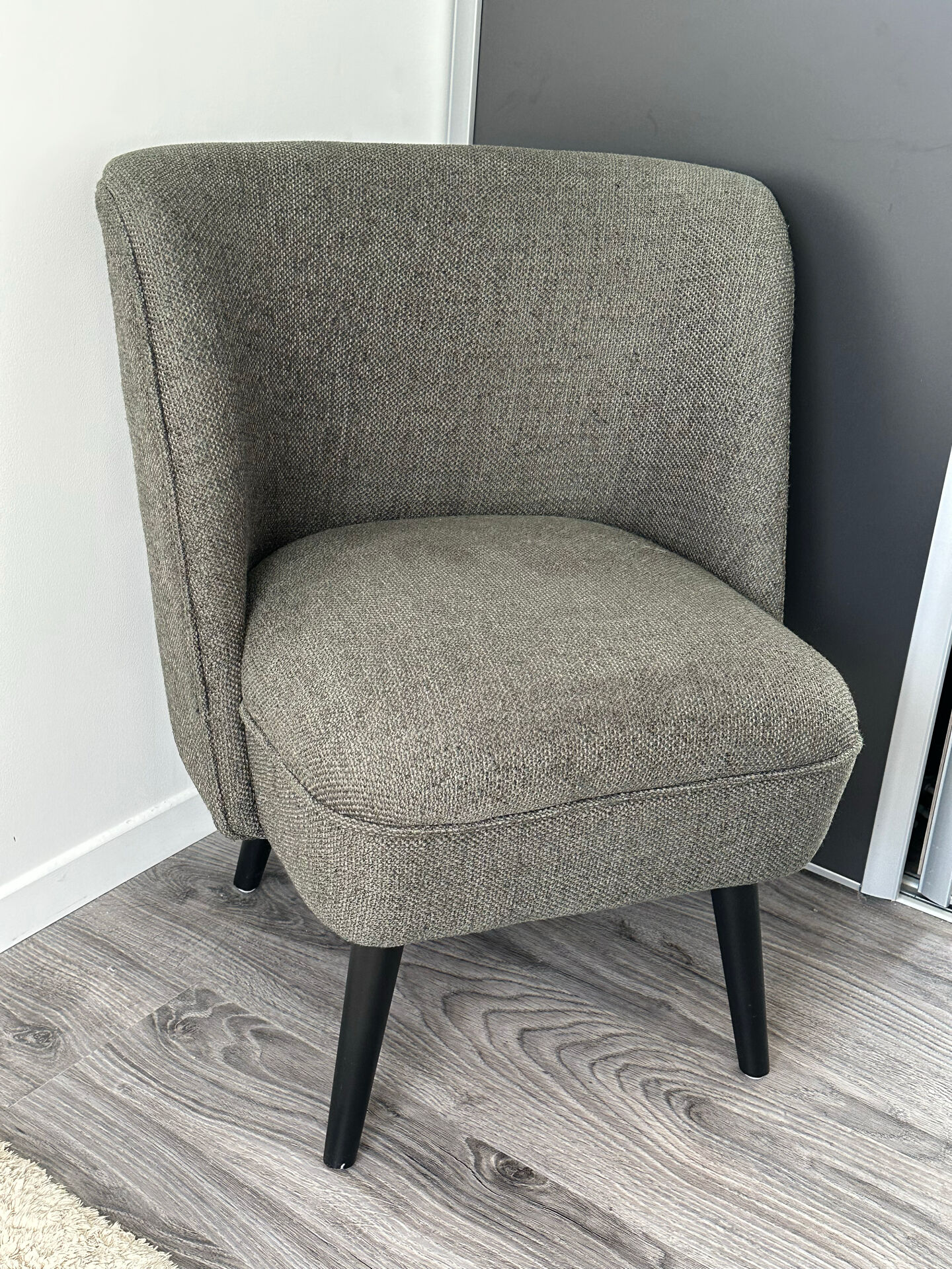 Compact armchair in green/grey chenille fabric
