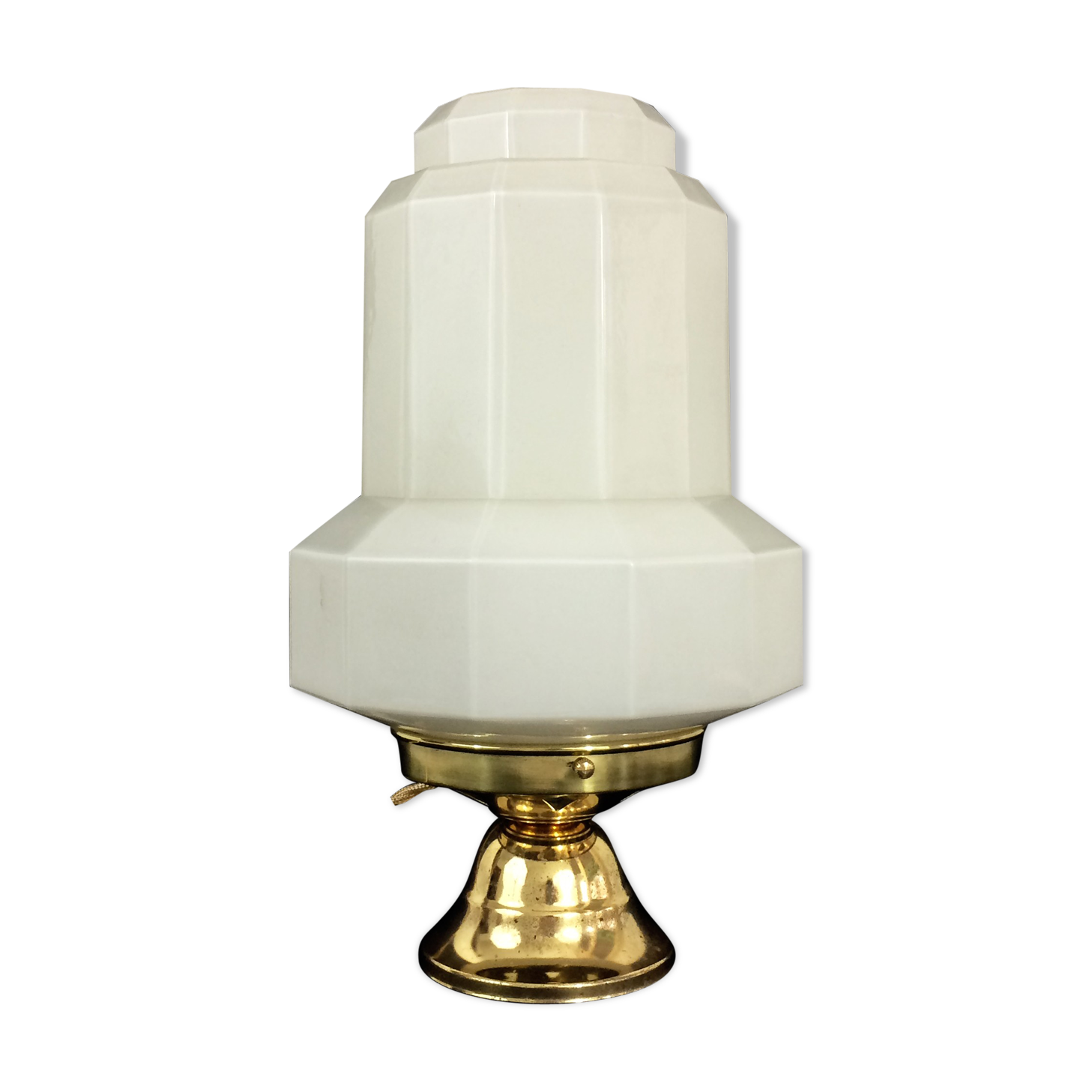 Skyscraper lamp in opaline and brass foot. Globe Art Deco