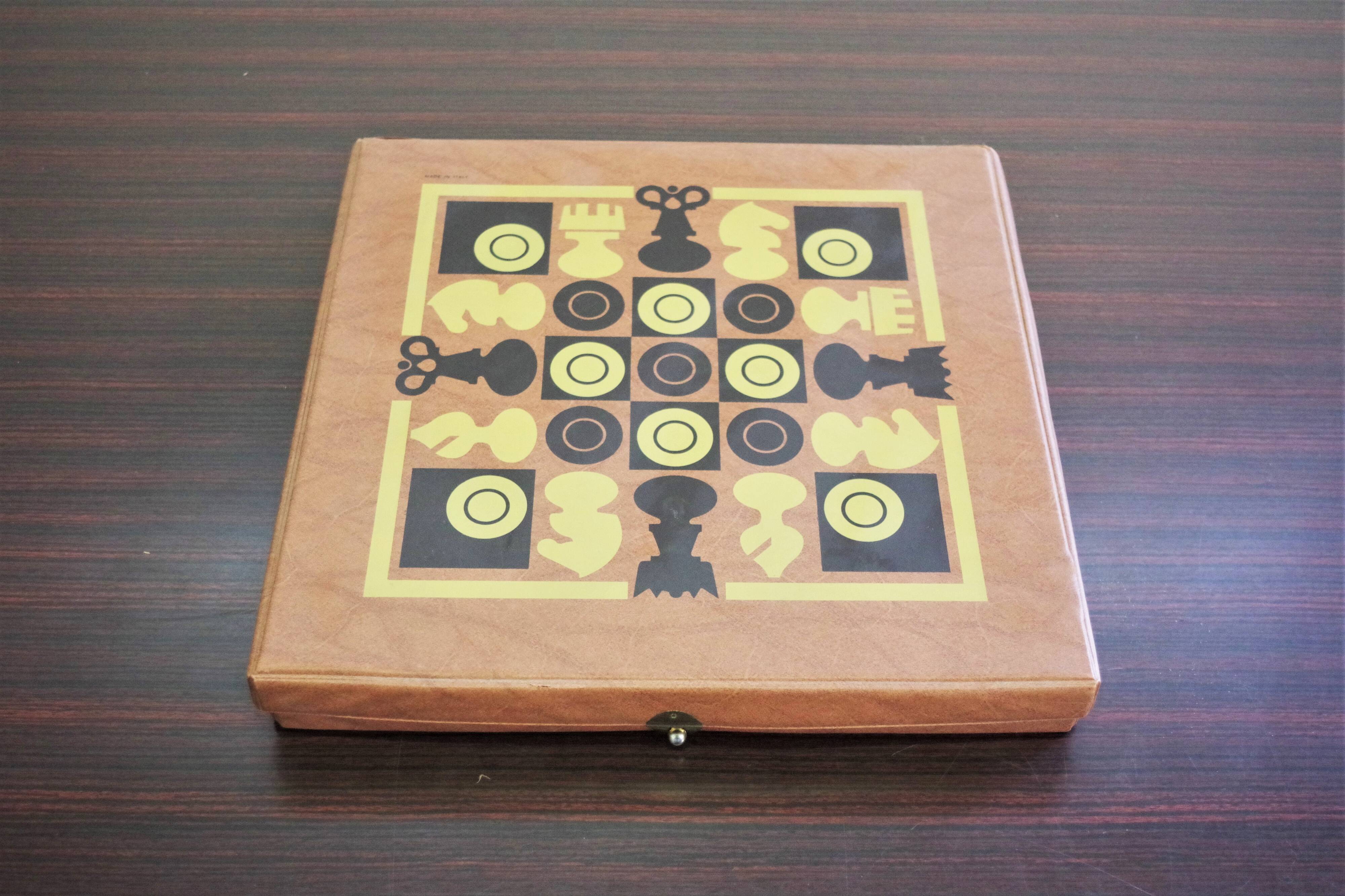 Made in Italy chessboard of the 1970s