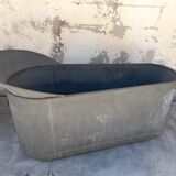 Ancient zinc bathtub 1900 -1m40