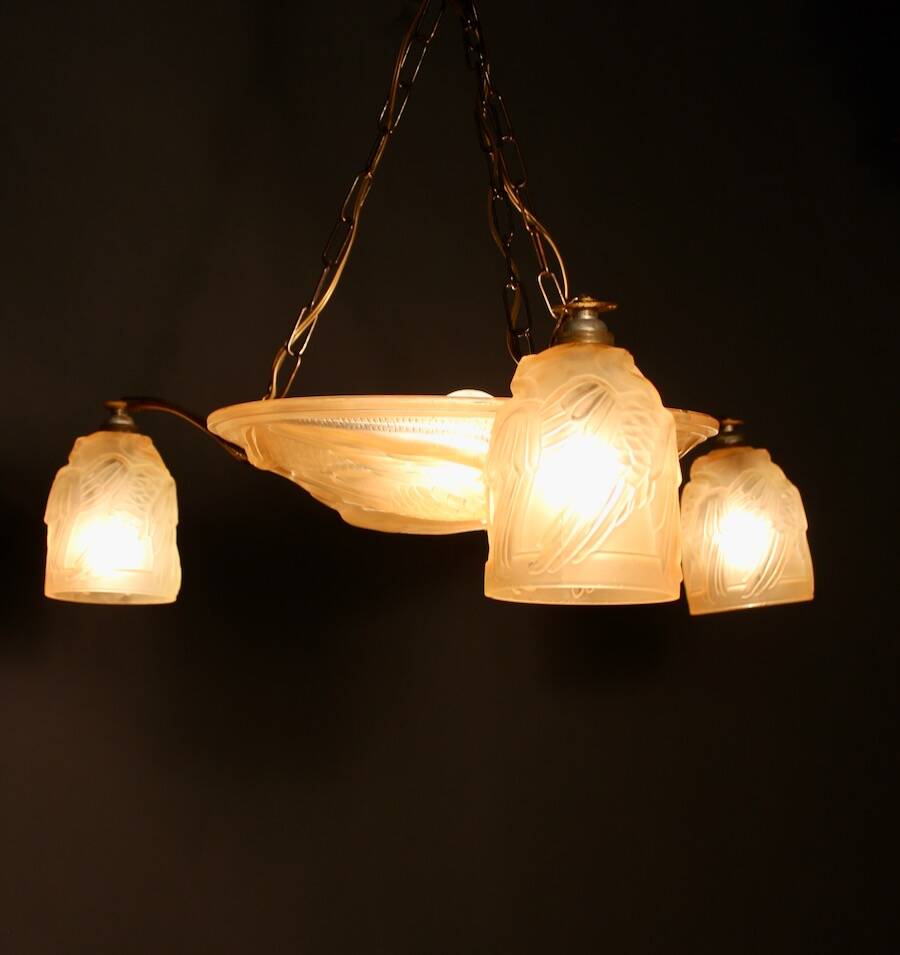 Lustre Art Deco En Verre à Décor d'Oiseaux Noverdy