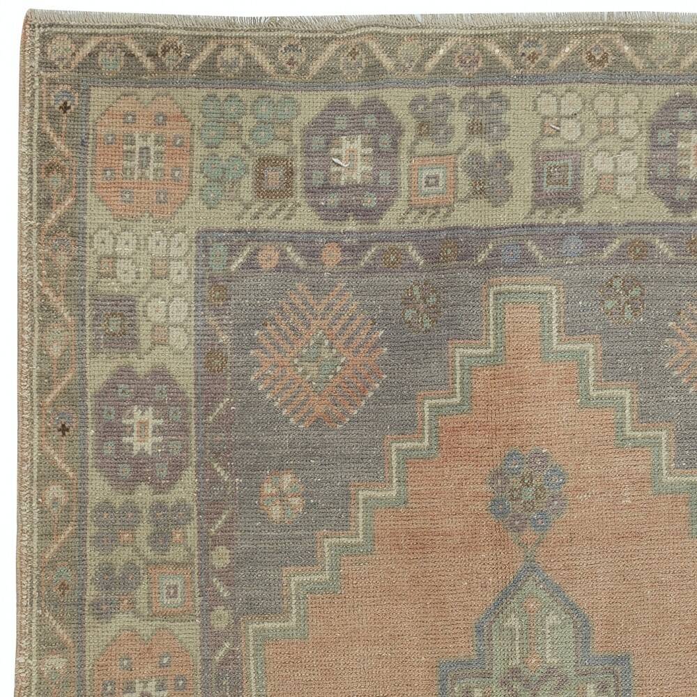 Vintage Handmade Turkish Oriental Rug for Country Homes, Rustic & Tribal Interiors. 100% Wool