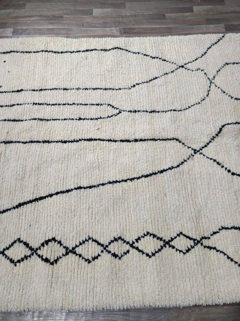 Handmade traditional pure natural wool rug size 200 x 300 cm