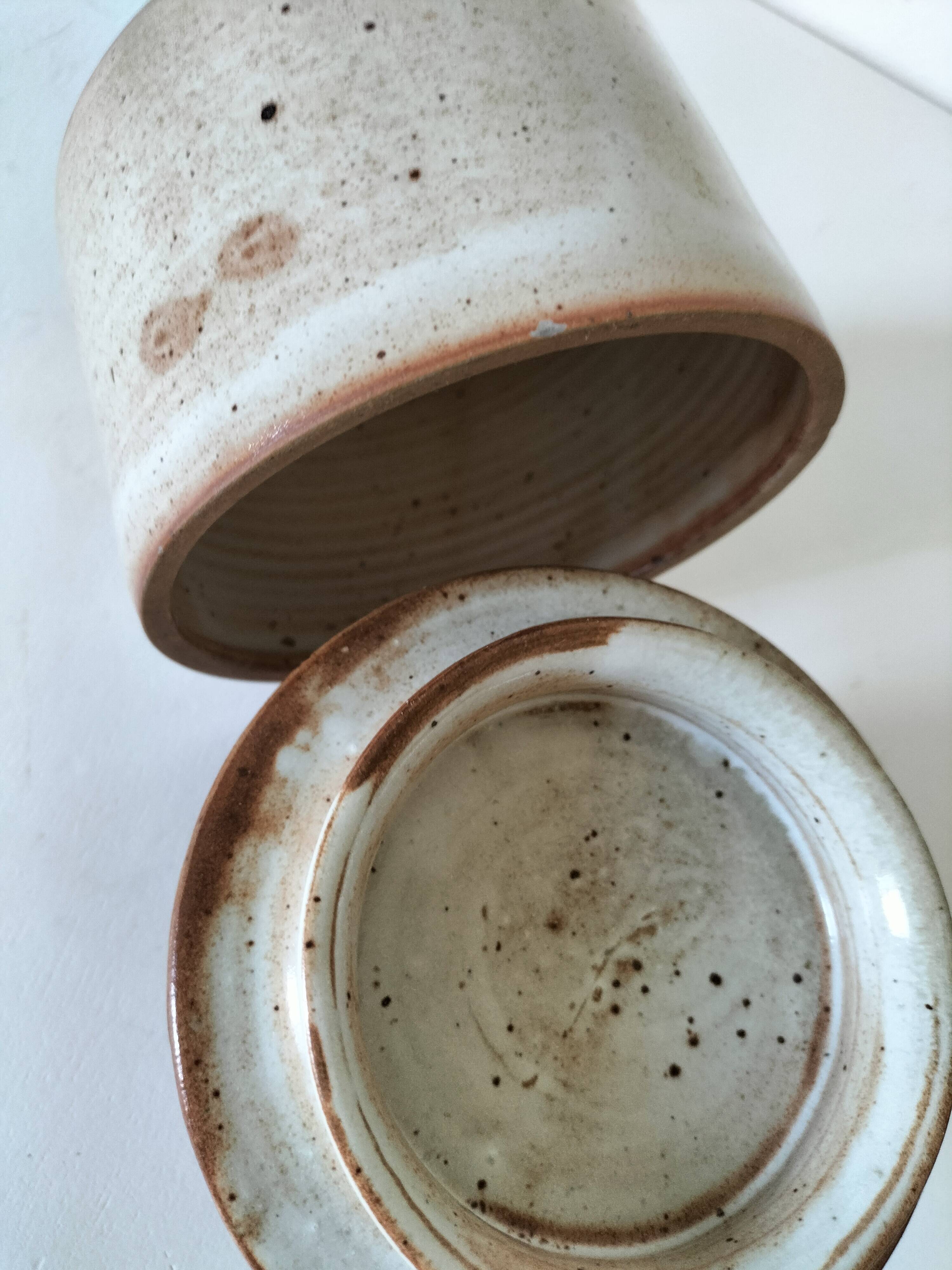 Beurrier à eau en grès artisanal