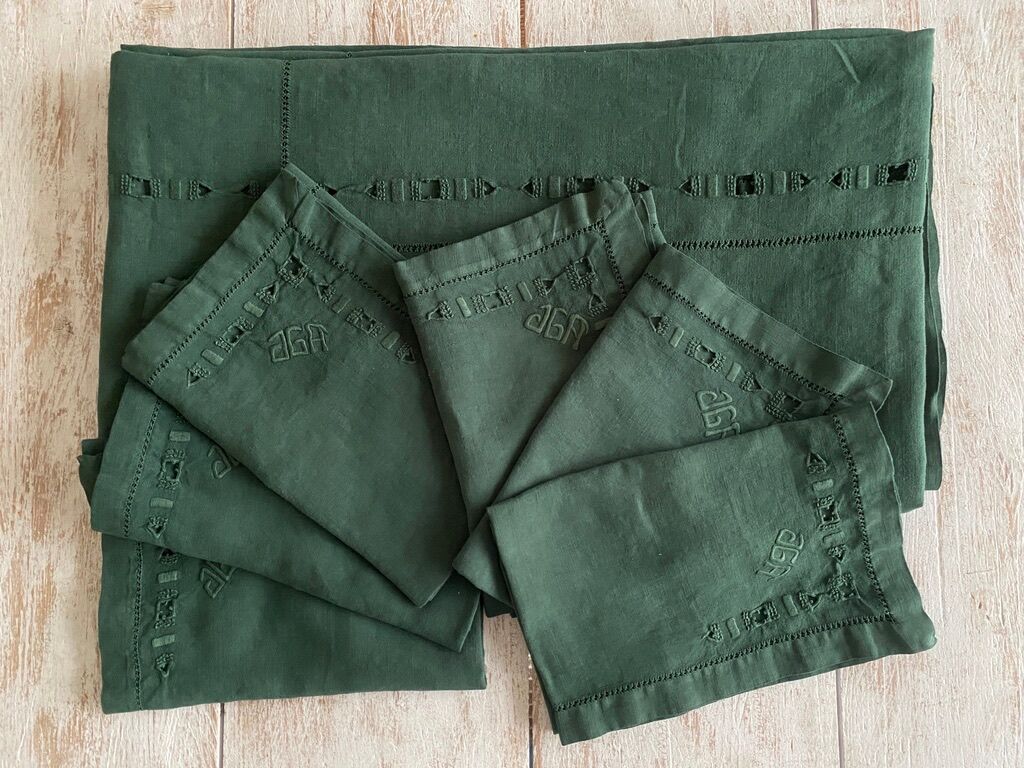 Old tablecloth & its 6 pine-green tinted towels "the forest" - linen - 175x210 cm