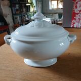 Soupière ancienne en porcelaine blanche