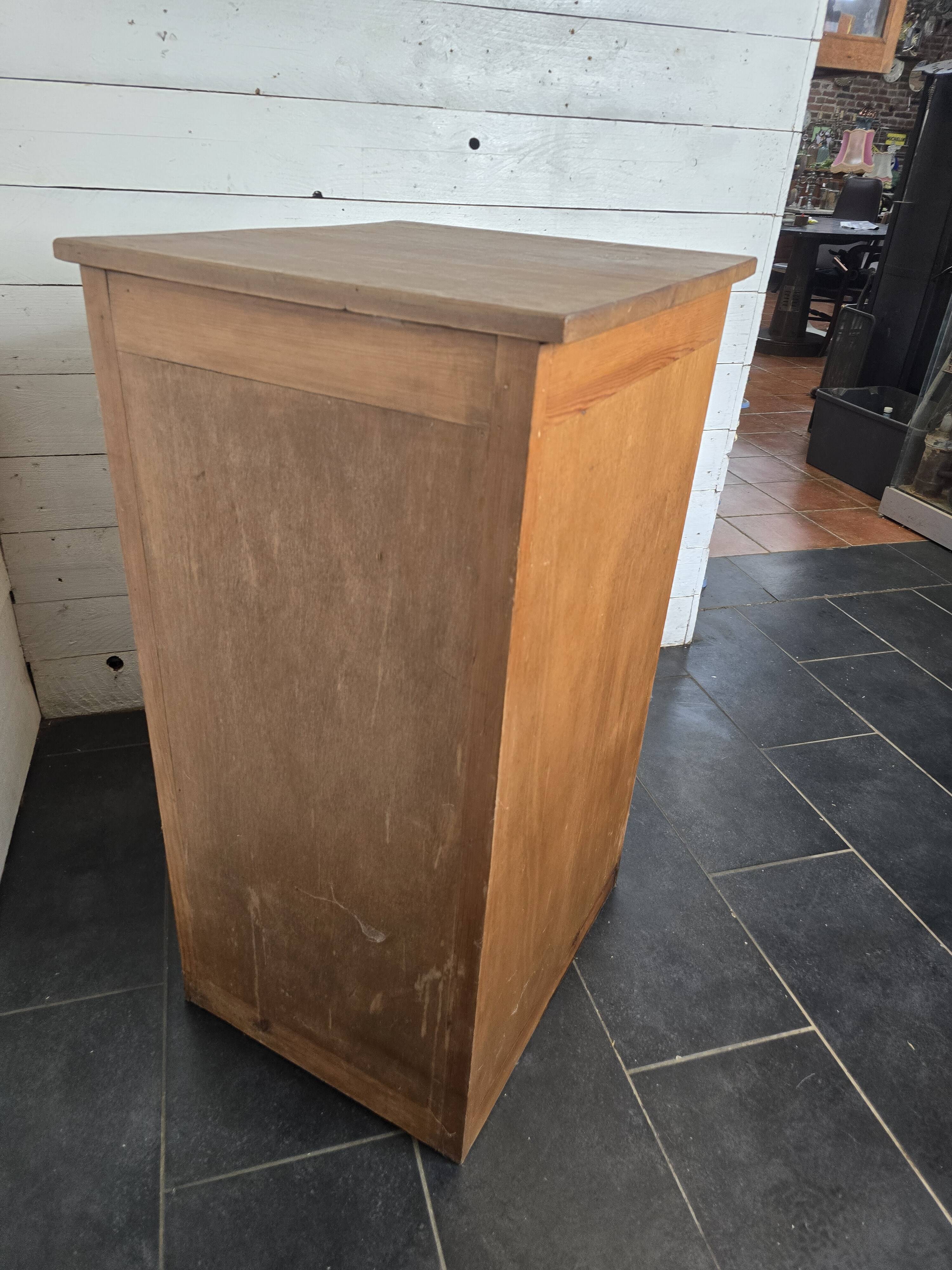 Craft cabinet with 4 drawers
