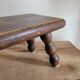 Tabouret avec pieds en bois tourné