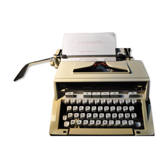 Machine à écrire Hermès 3000
