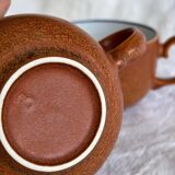 2 very and earthenware coffee cups