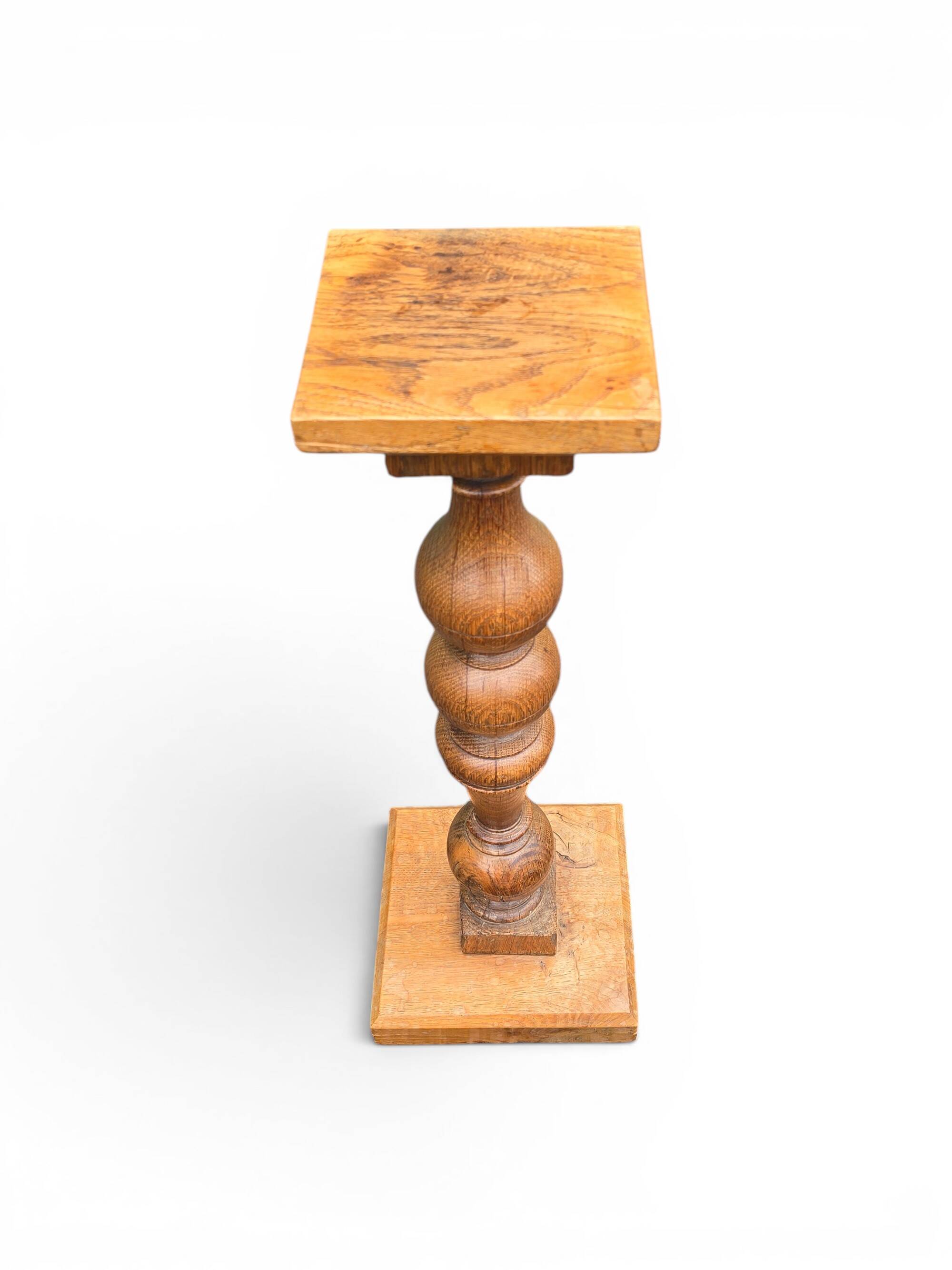 Old turned oak pedestal column, square top.