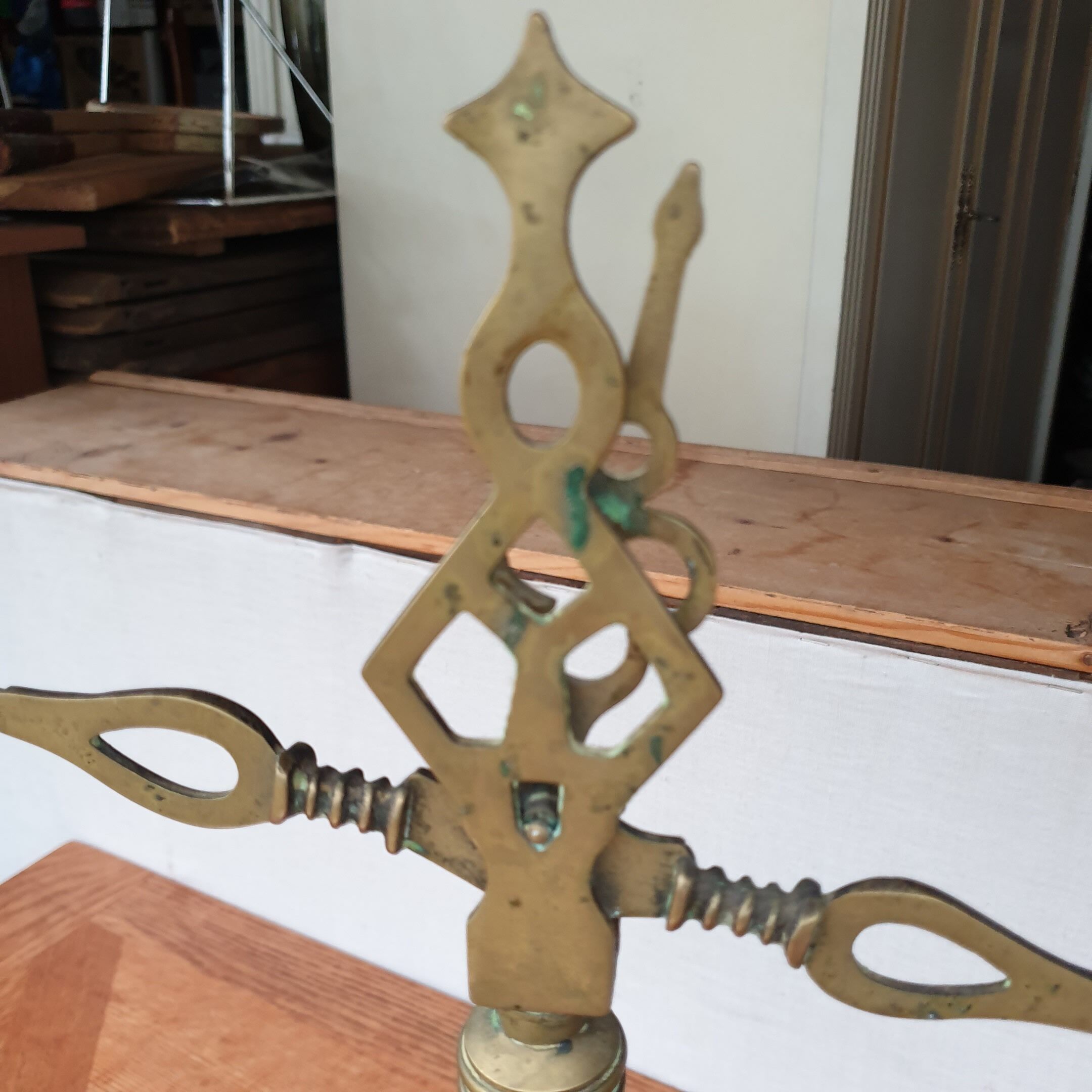 Apothecary balance in bronze and marble