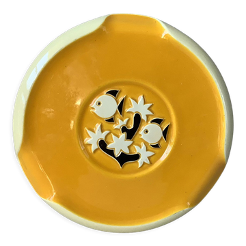 Vallauris trivet with aquatic decoration