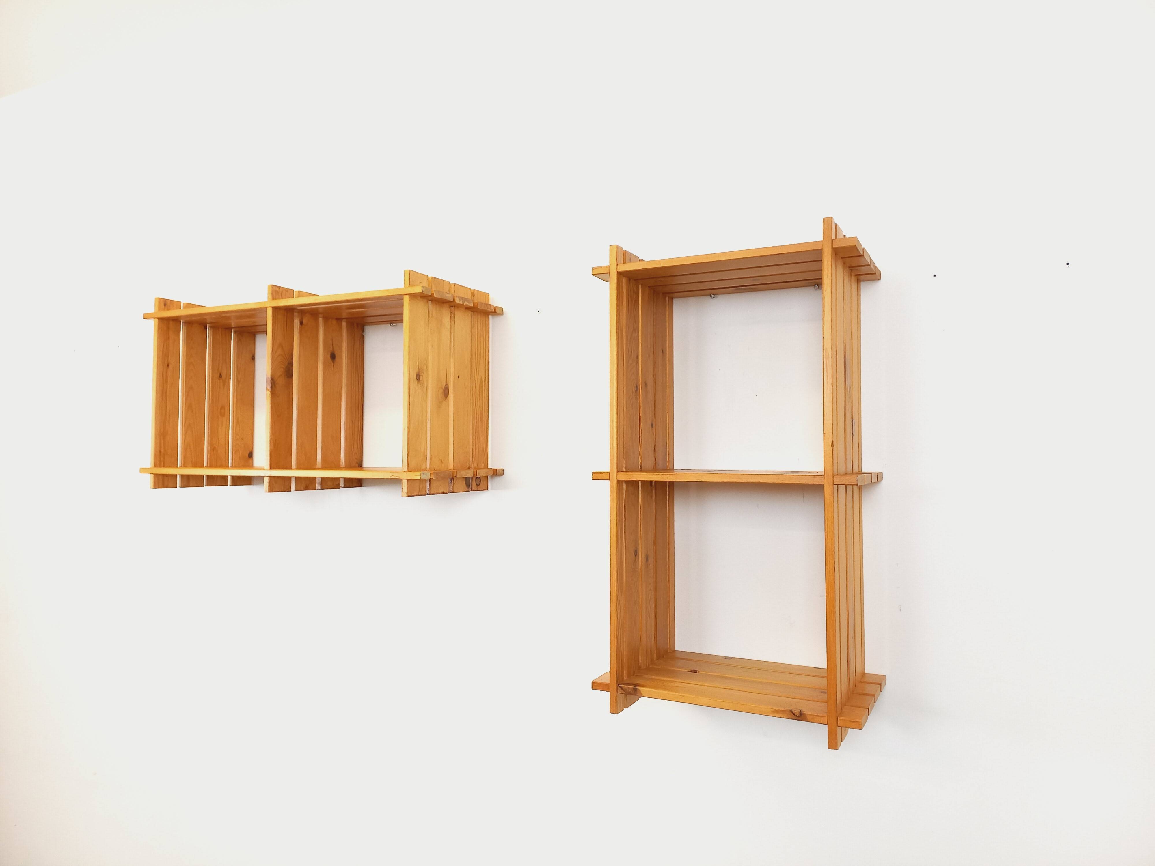 Pair of vintage pine wall shelves, from the 80s