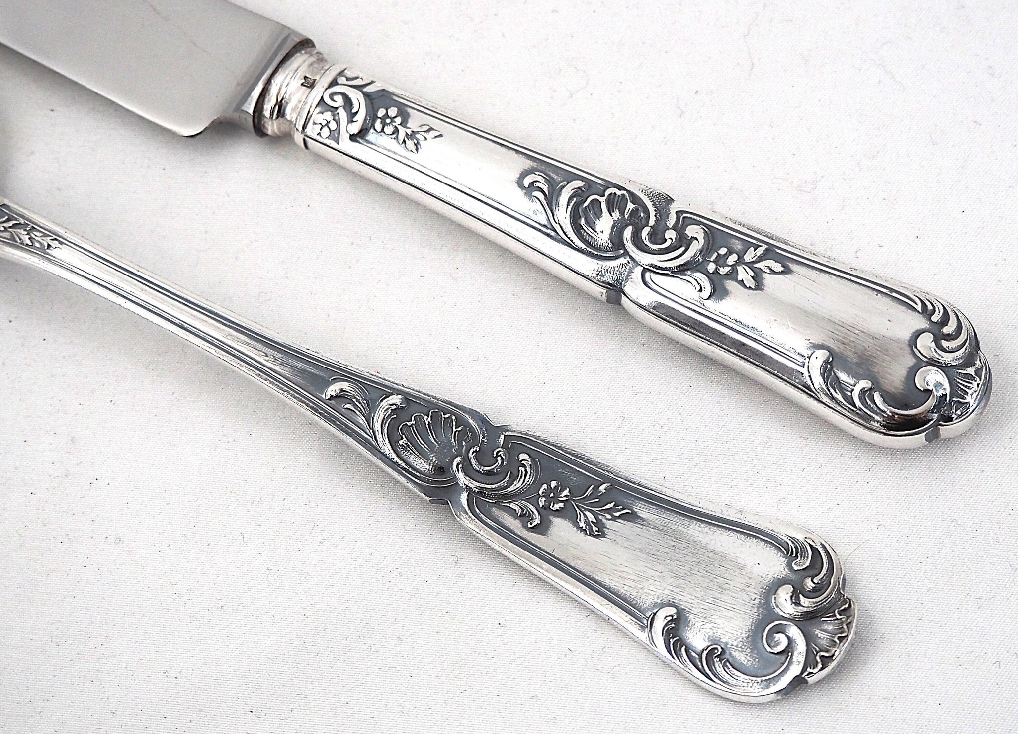Orbrille Louis XV cutlery set 73 pieces in silver-plated metal, excellent condition.