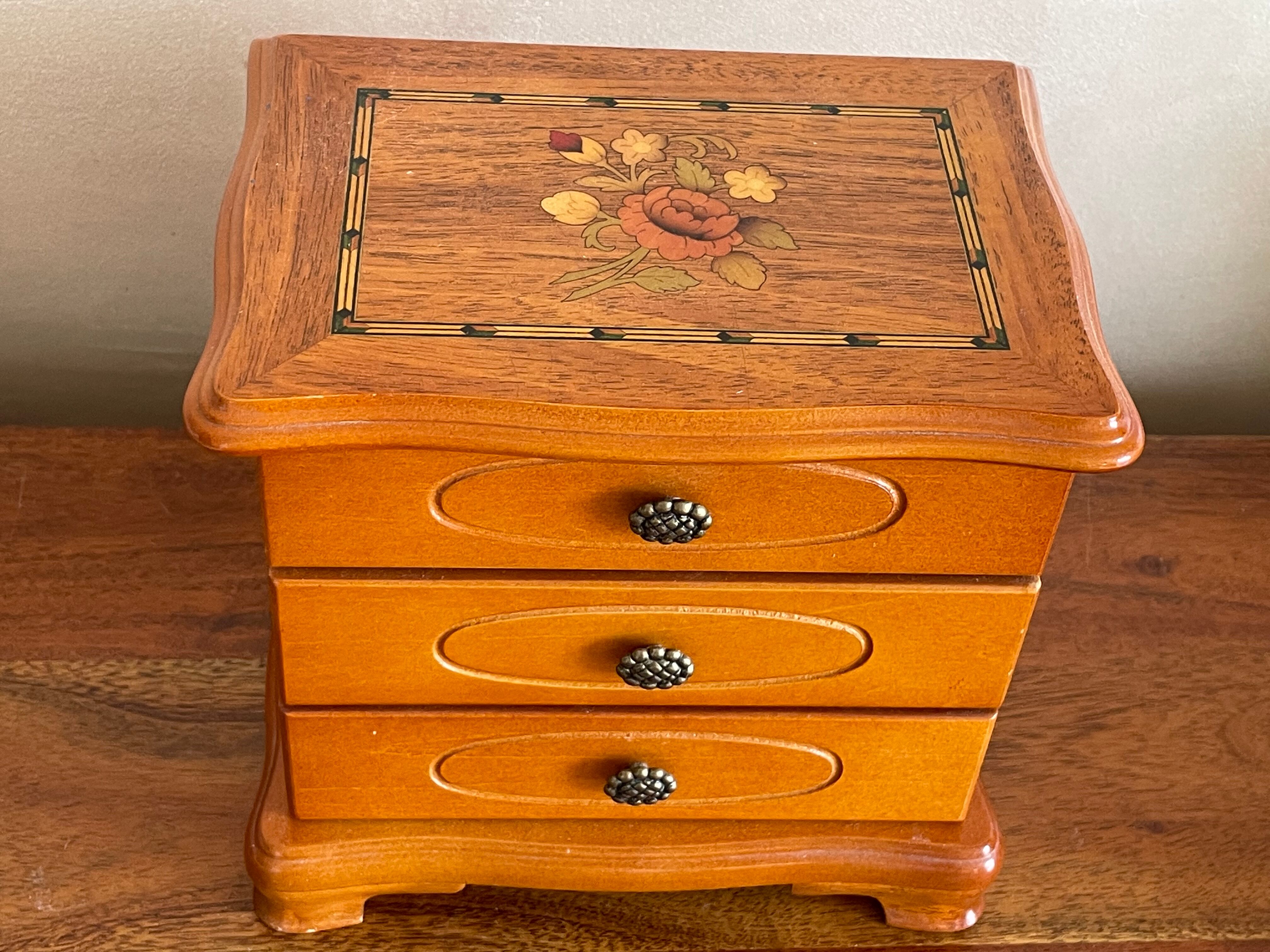 Wooden jewelry box decoration flowers