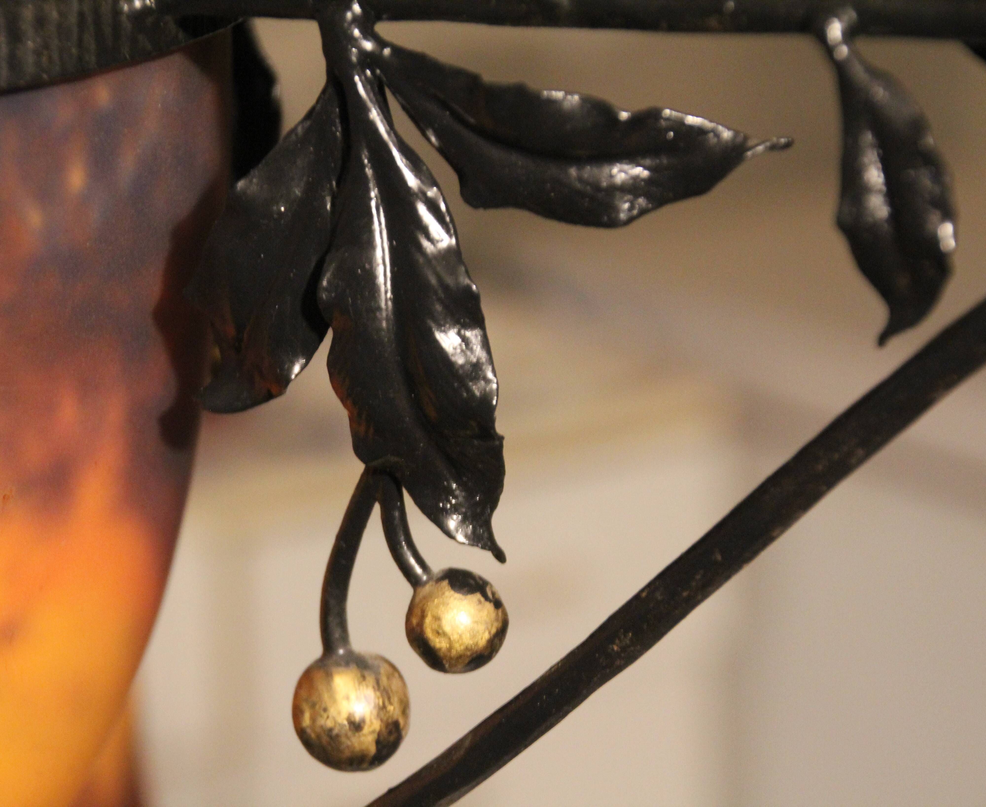 Three tulip-shaped lights + glass paste basin signed Muller Lunéville.