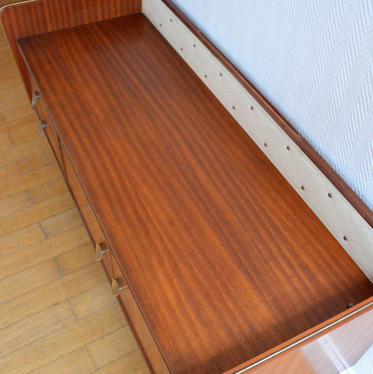 Vintage sidebaord 1960