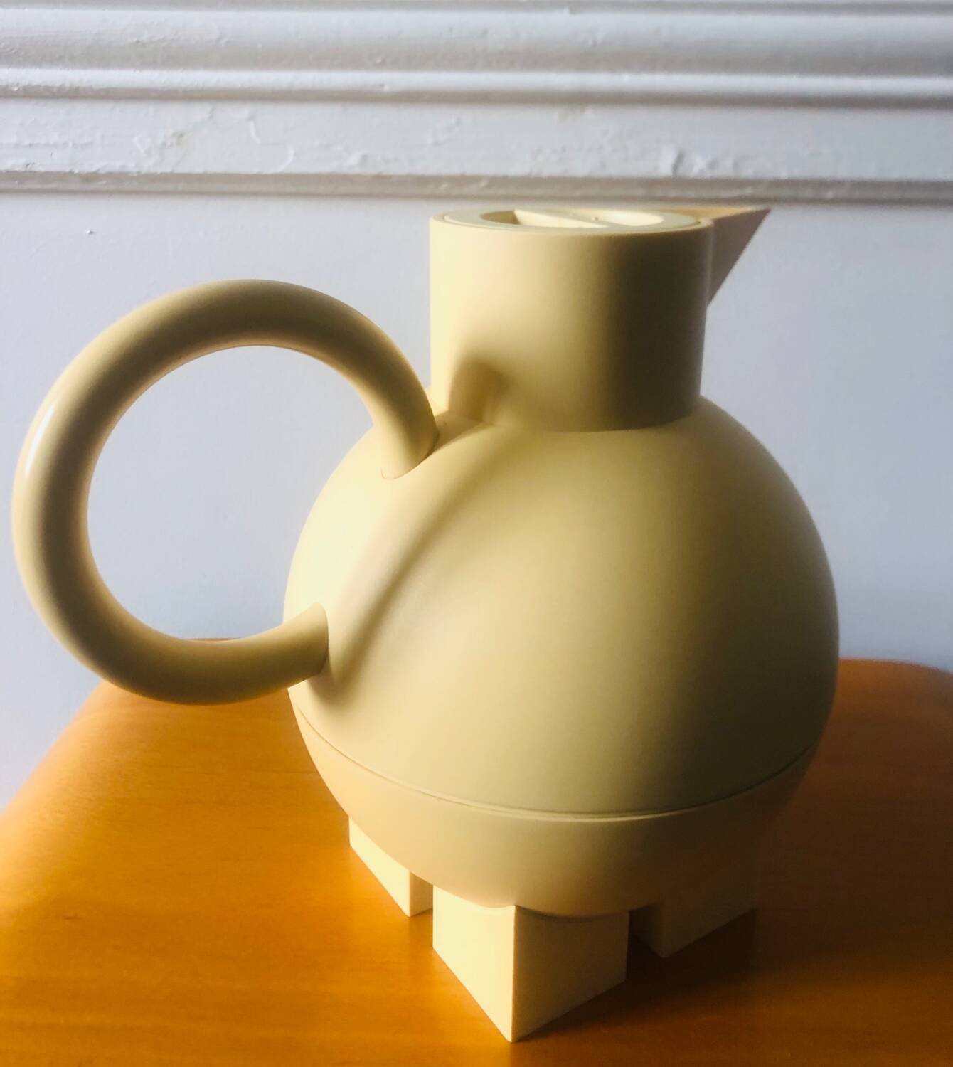 Carafe Euclid par Michael Graves pour Alessi