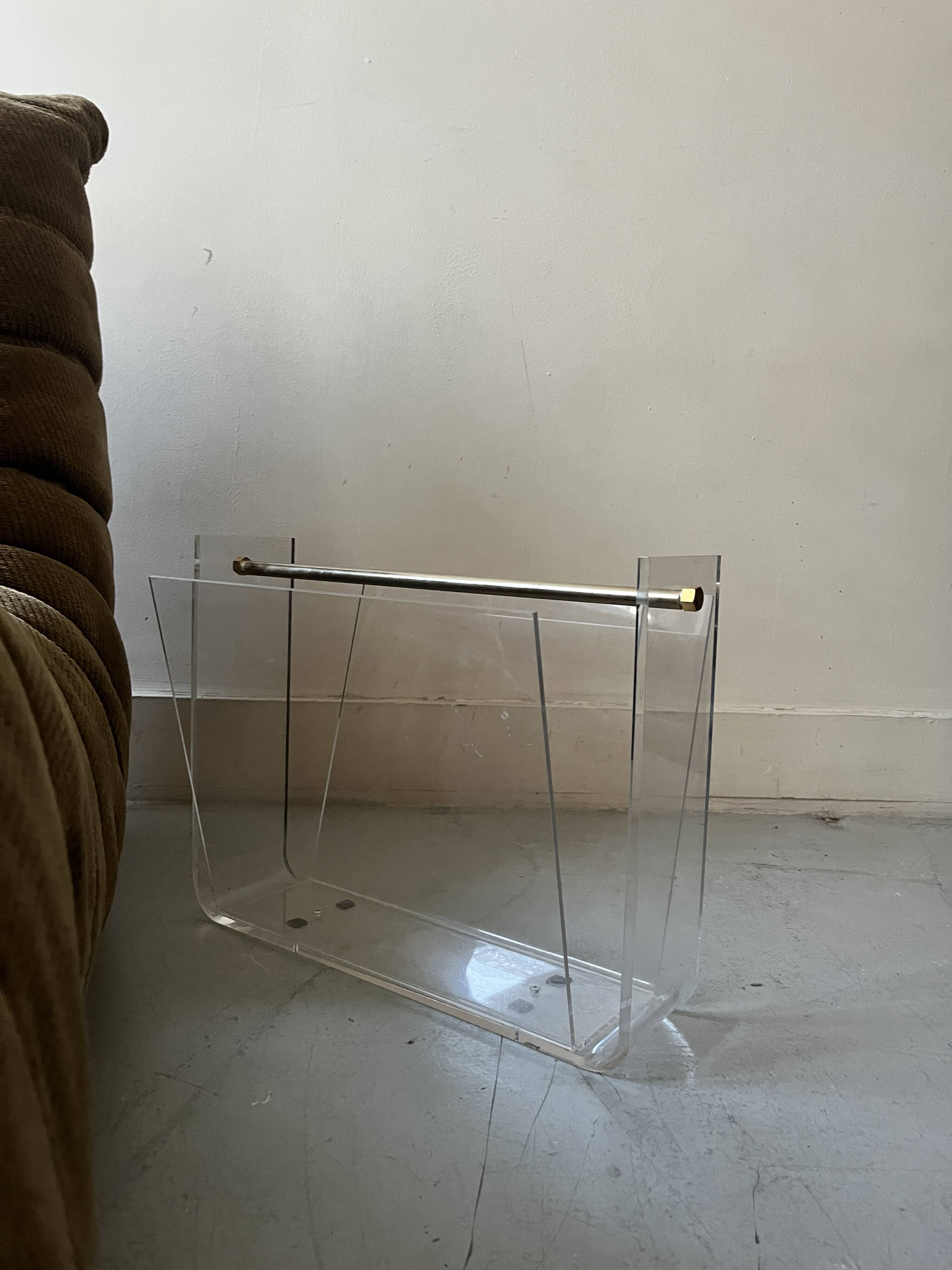 Plexiglas and brass magazine rack - David Lange for Roche Bobois, design 1970