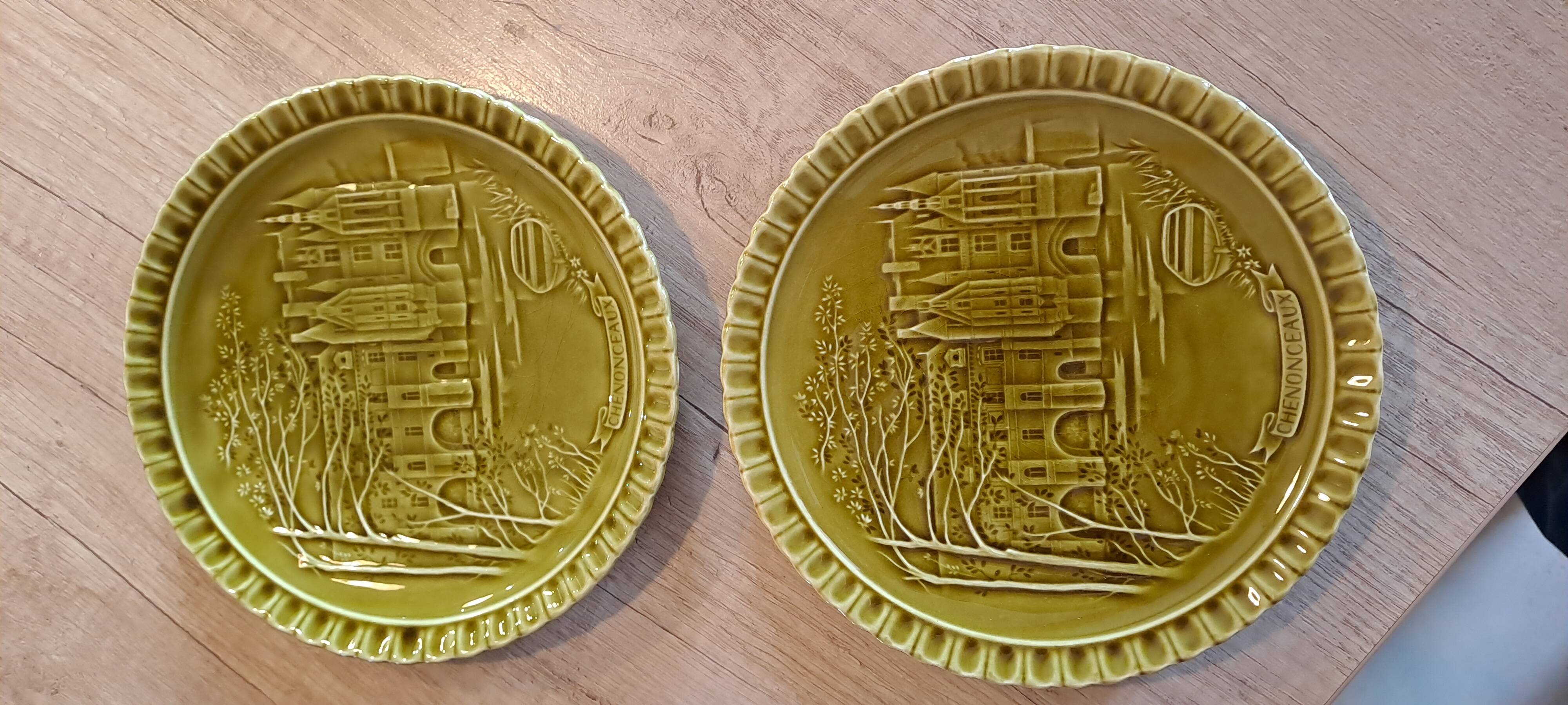 Gien earthenware cheese or dessert service
