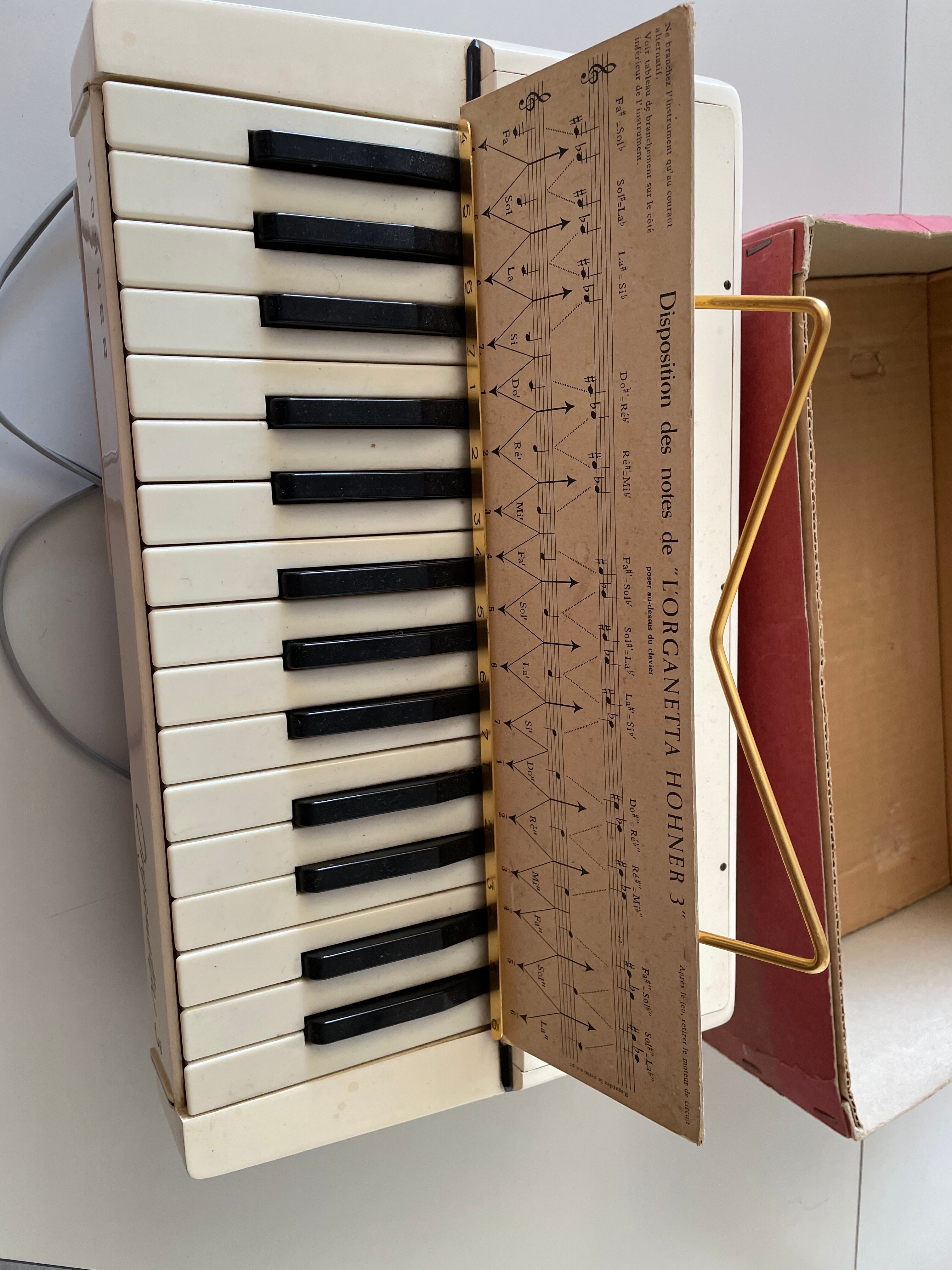 Hohner Organetta 3 electric organ