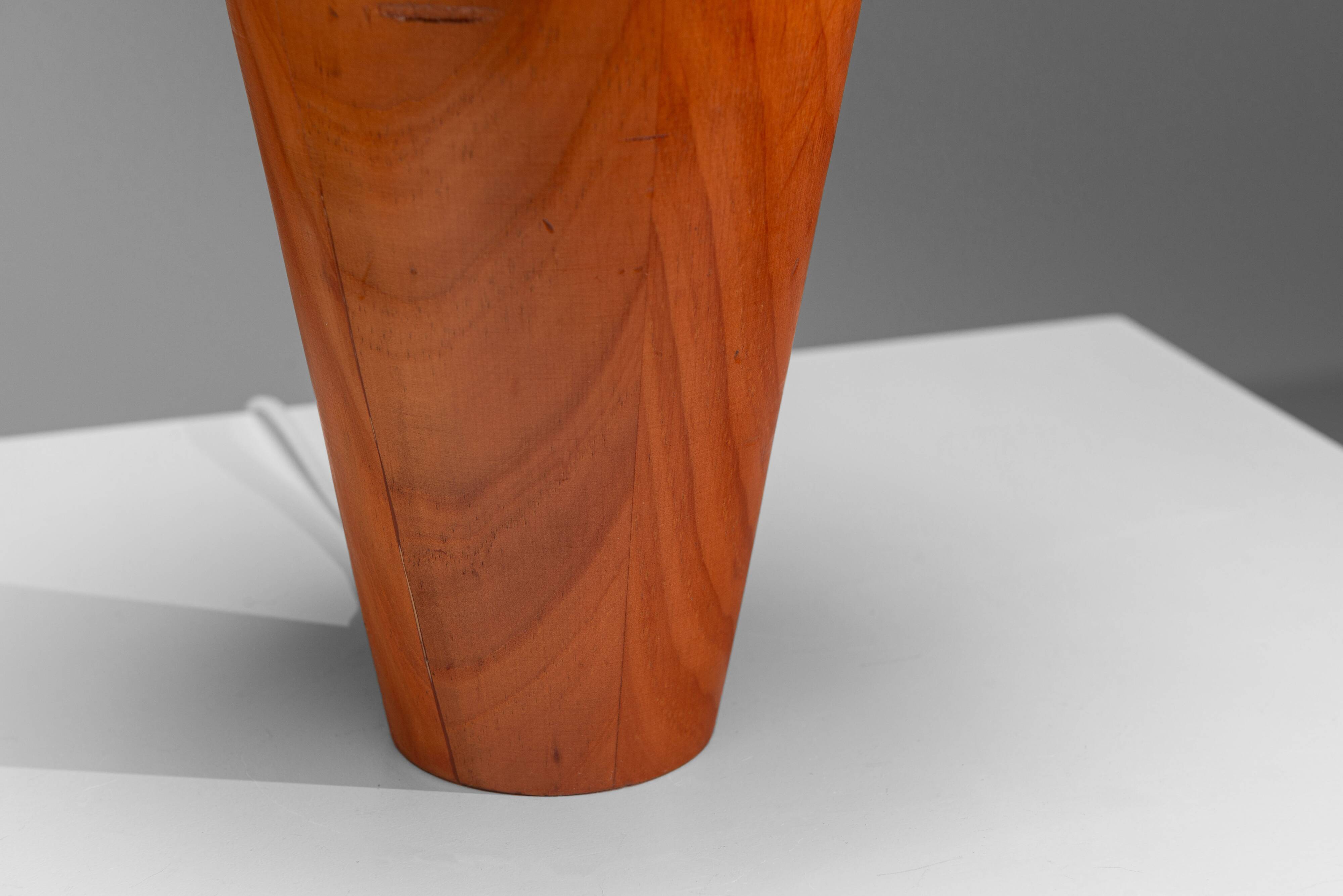 Lampe de table en bois massif avec abat-jour conique
