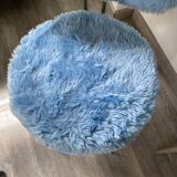 Chaise moumoute bleu