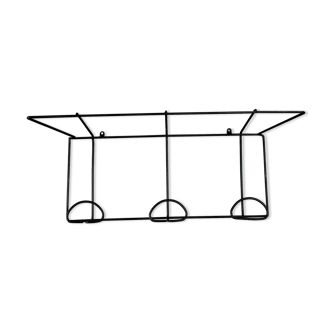 Wired coat rack